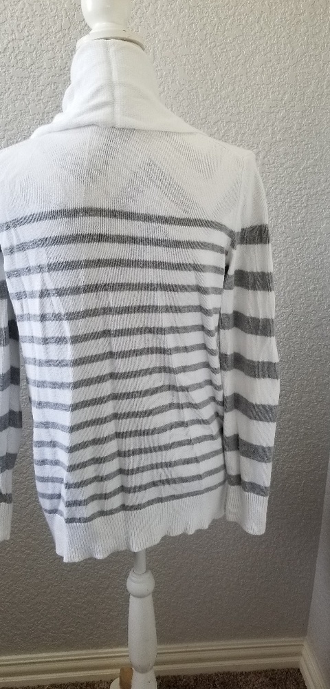 Sweater - Picture 2 of 5